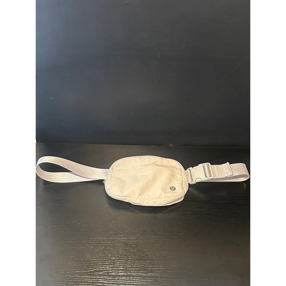 Lululemon Other - Lululemon Everywhere Belt Bag 1L White Opal Cream Crinkle Waist Pack Bag
